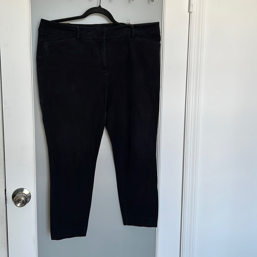 New York & Co - Black Capri Slacks - Size 16